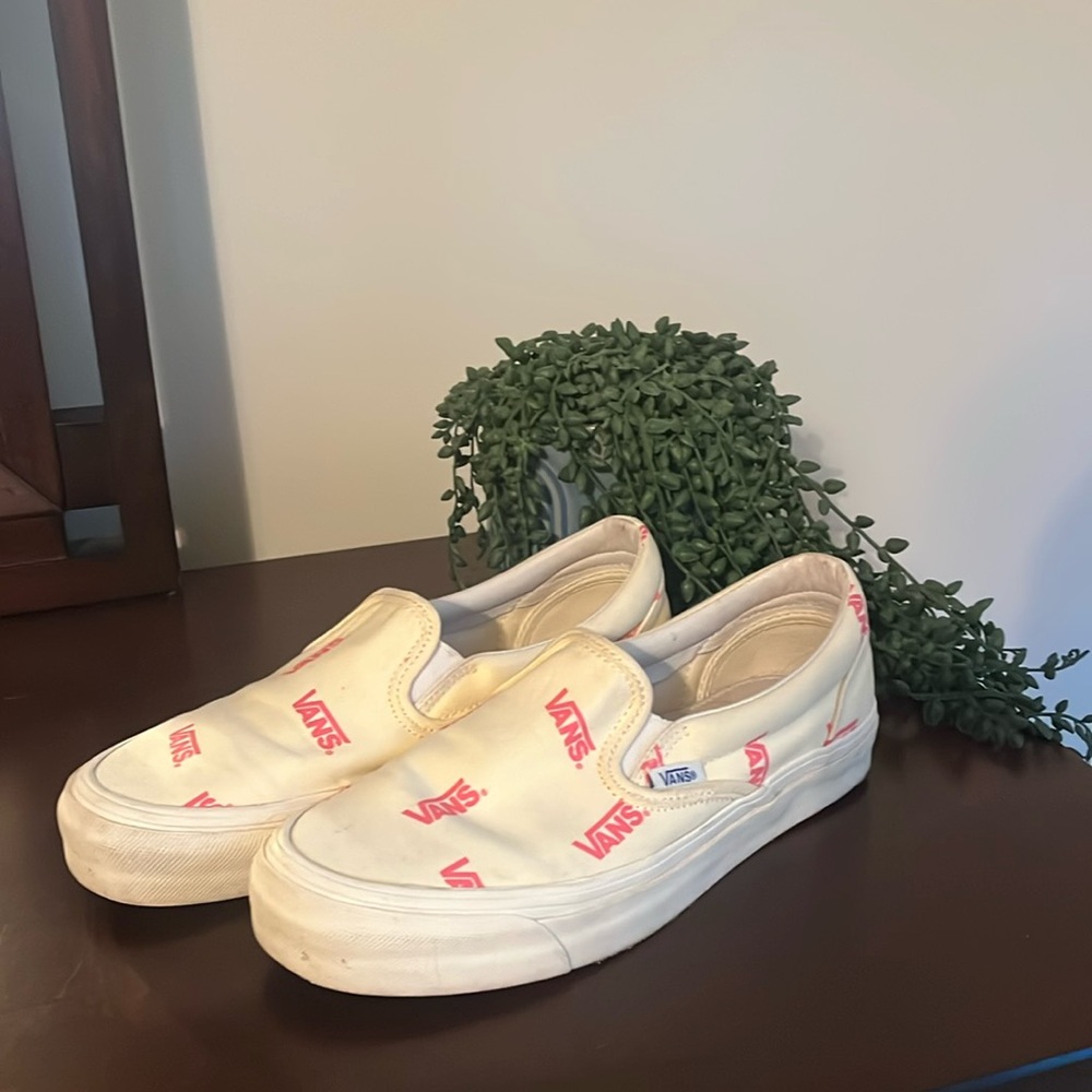 UNIQUE Vans Women